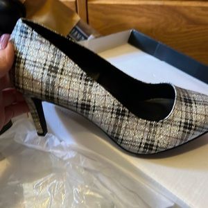Plaid pointed toe pump- never worn still in box